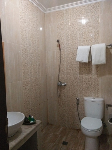 bathroom 10