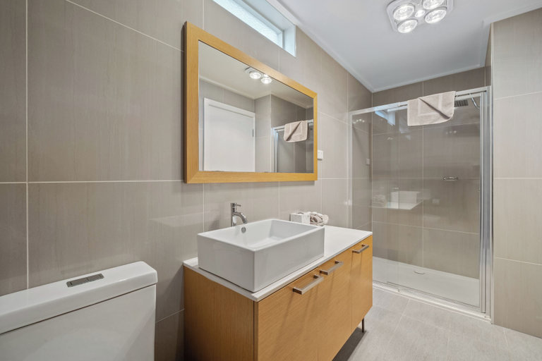 Bathroom 3, New Crossing Place Motel & Apartments, Mitchell - North