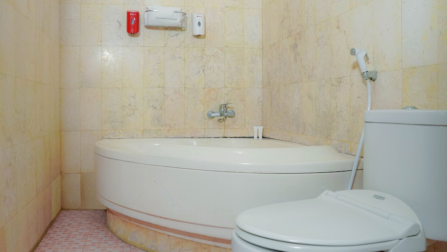 Bathroom 4, Ersha Hotel, Banjarmasin