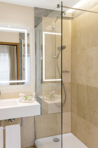 Bathroom 4, NH Collection Berlin Mitte Friedrichstrasse, Berlin