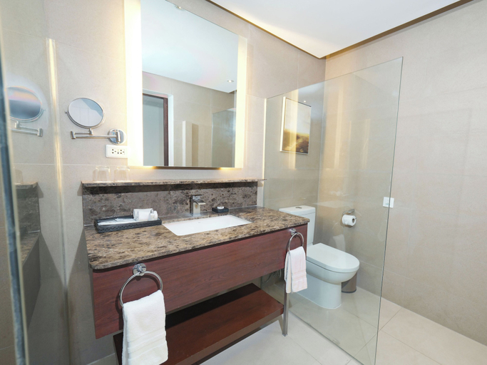 Bathroom 3, Widus Hotel Clark, Mabalacat