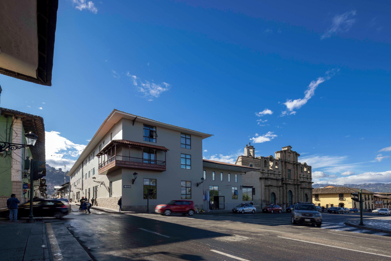 Exterior & Views