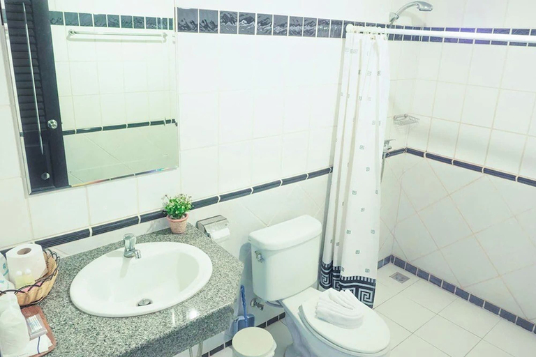 Bathroom 3, The Nice Patong Hotel, Pulau Phuket