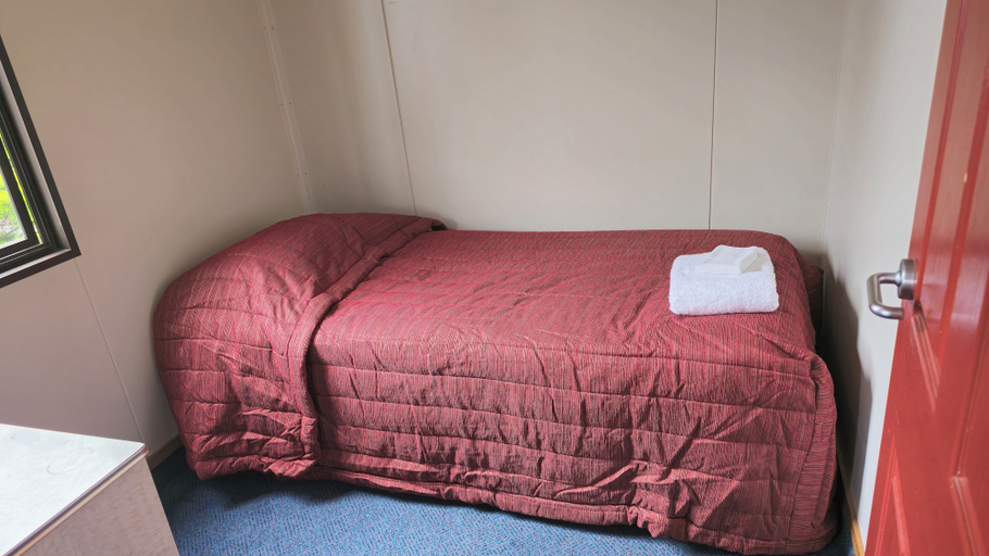 Bedroom 2, Rangiora Eco Holiday Park, Waimakariri