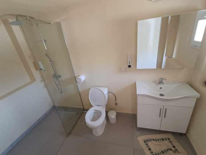 Bathroom 3, il Melograno Studios Pefkos Lindos, South Aegean