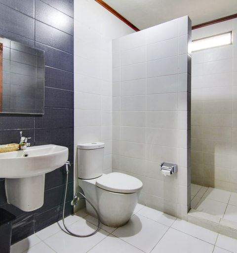 Bathroom 4, Keraton Heritage, South Jakarta