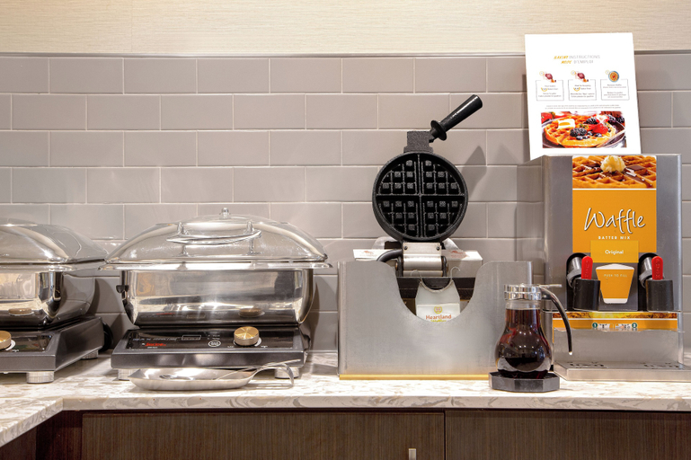 Food & Drinks 5, Quality Inn & Suites, Frontenac