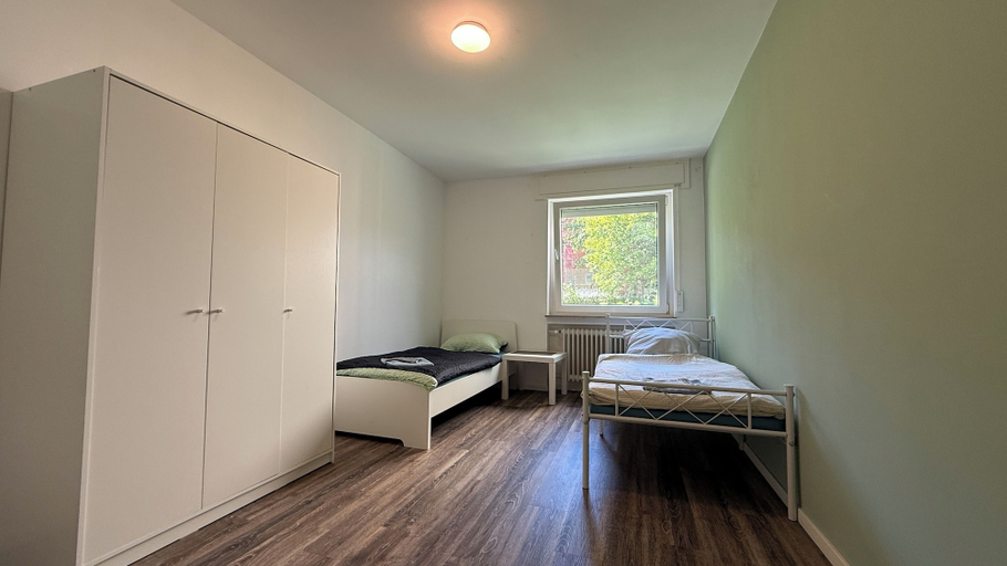Room 2, Three Bedroom Comfort Apartment Maintal, Main-Kinzig-Kreis