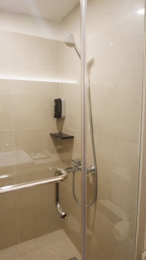 Bathroom 4, The Zuri Palembang, Palembang