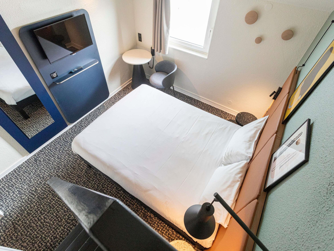 Bedroom 4, ibis Granville Port de Plaisance, Manche