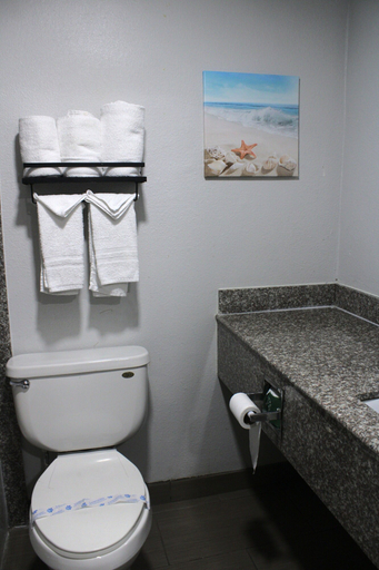 Bathroom 2, Sunset Inn, Orange