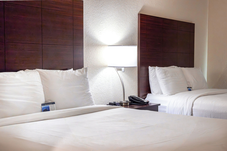 Bedroom 2, Cobblestone Inn & Suites – Big Lake, Reagan