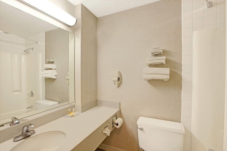 Bathroom 4, Days Inn by Wyndham Parsippany, Morris