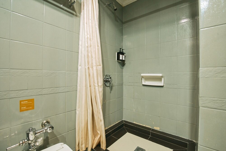 Bathroom, Arcadia Mangga Dua by Horison, Central Jakarta