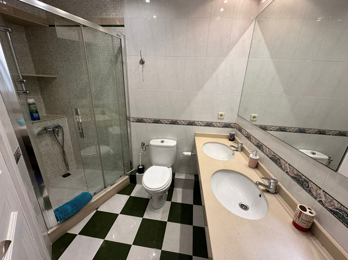 Bathroom 2, Rooms Tetuan, Barcelona