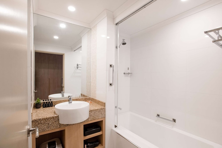 Bathroom 4, Terrace Hotel Adelaide, Adelaide