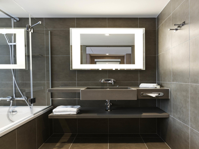 Bathroom 5, Novotel Lugano Paradiso, Lugano