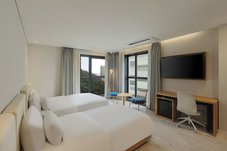 Bedroom 2, NewCZ Gwangan Hotel, Suyeong