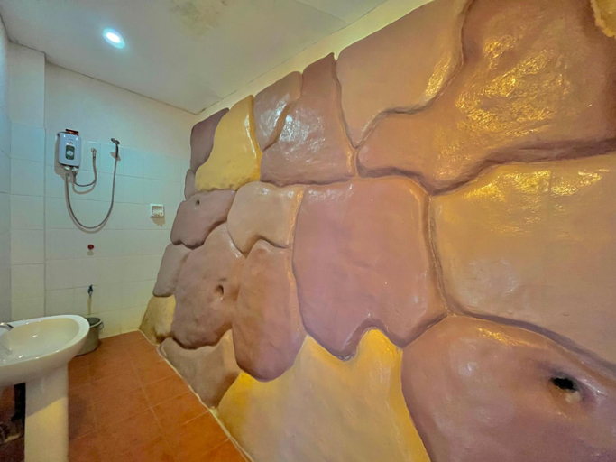 Bathroom 5, Casaroyal Beachfront, Siquijor