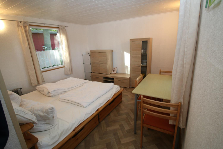 Bedroom 2, Bungalow WALD & SAND direkt am Strand, Vorpommern-Rügen