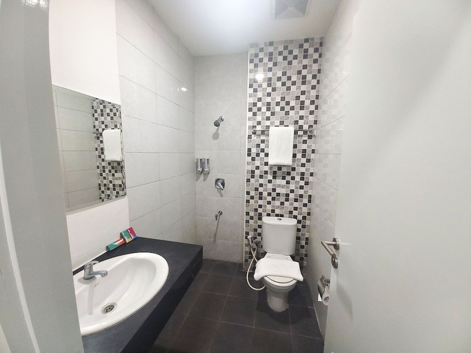 bathroom 10