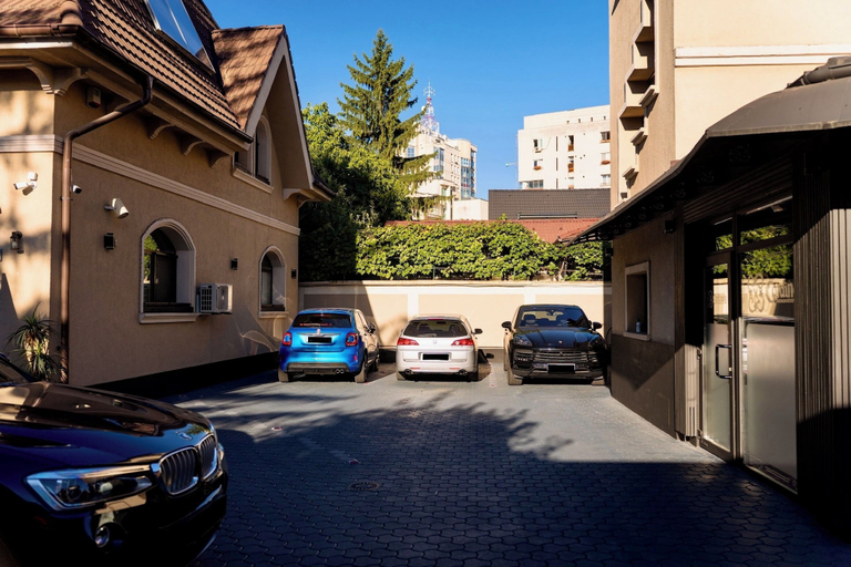 Exterior & Views 2, 4Cardinals Boutique, Brasov