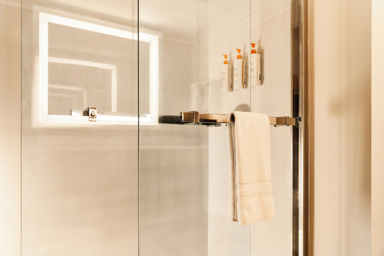 Bathroom 4, Casablanca Resort, Clark