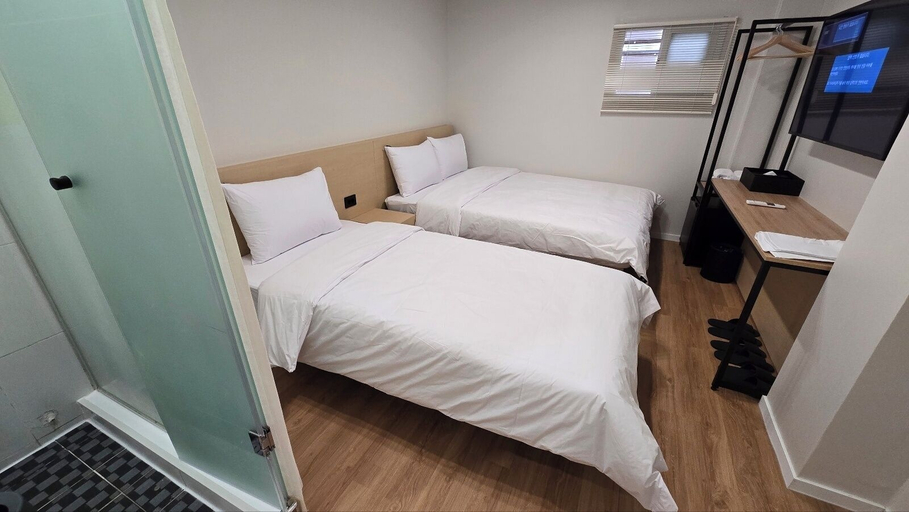 Bedroom 4, ZIYOLK MYEONGDONG, Jung
