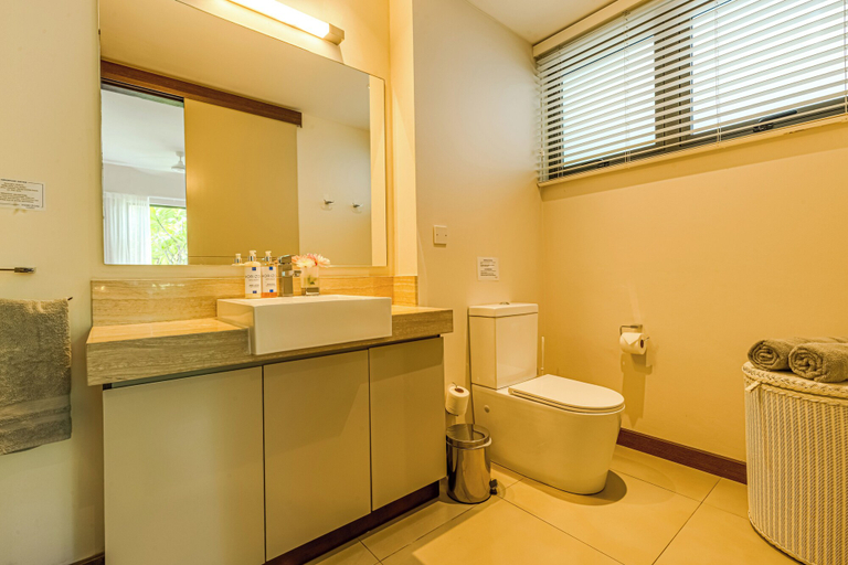 Bathroom 5, Esplanade by Horizon Holidays, Black River