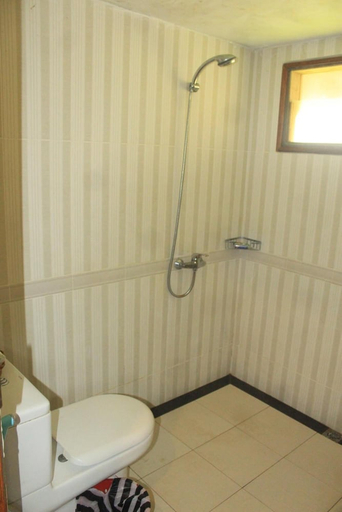 Bathroom 4, Nirwana Buton Villa, Bau-Bau