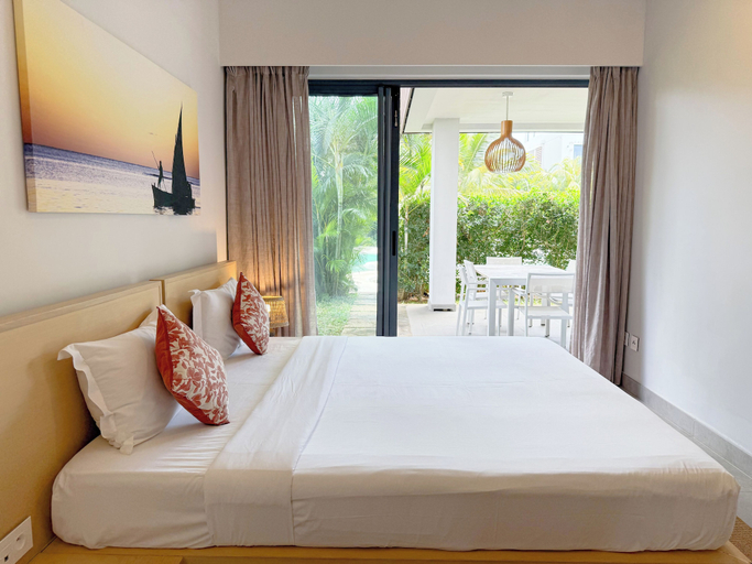 Bedroom 3, Choisy Les Bains with LOV