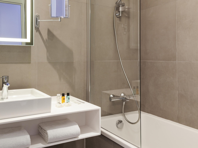 Bathroom 4, Novotel Tours Centre Gare, Indre-et-Loire