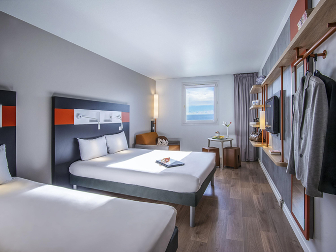 Bedroom 4, ibis budget Nice Californie Lenval, Alpes-Maritimes