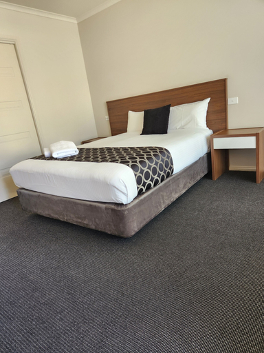 Bedroom 2, Jane Eliza Motor Inn, Swan Hill - Central