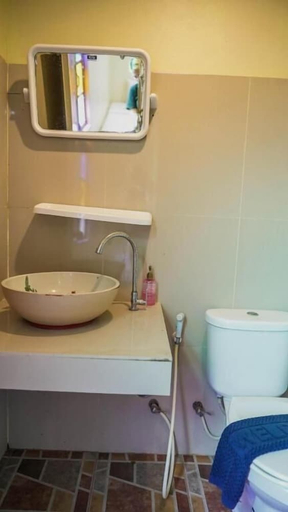 Bathroom 4, RoomQuest Amphawa Floating Market, Amphawa