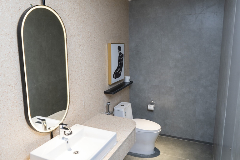 bathroom 16