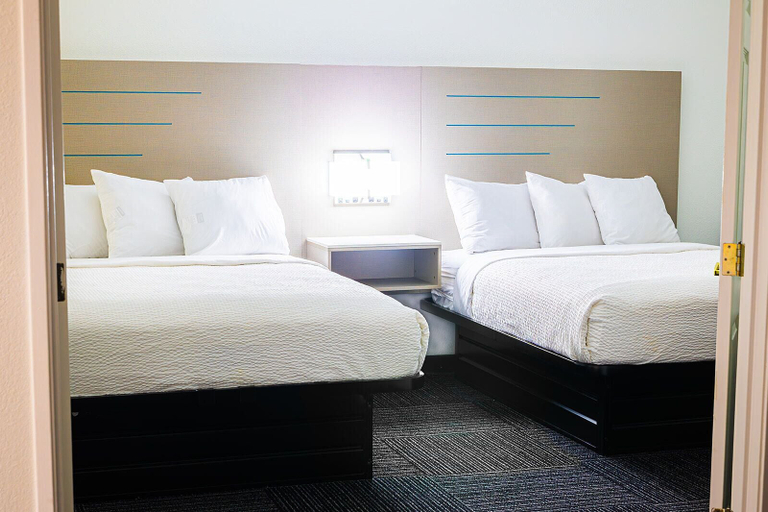 Bedroom 4, Baymont by Wyndham Port Wentworth, Chatham