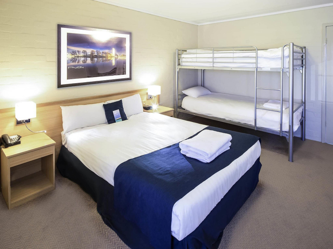 Bedroom 3, ibis Styles Canberra, Canberra