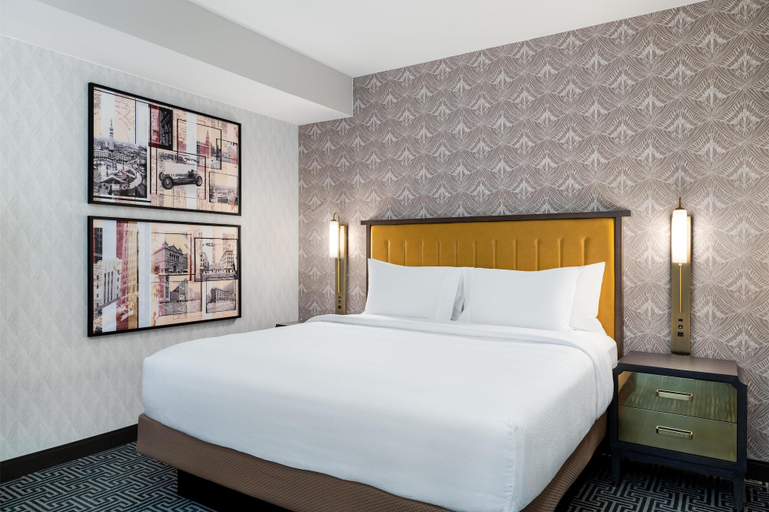 Bedroom 3, Hilton Garden Inn Indianapolis Downtown, Indianapolis