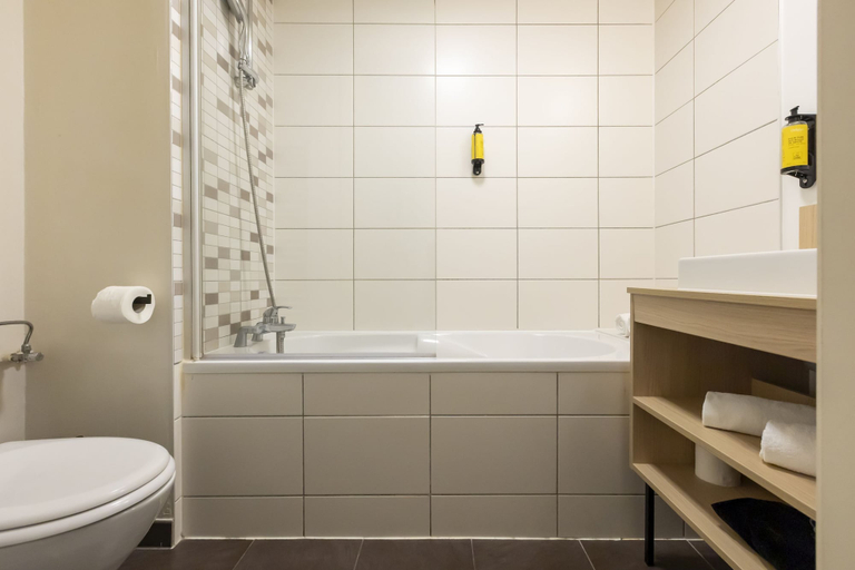 Bathroom 4, Odalys City Apartment Hotel - Strasbourg Centre Les Halles, Bas-Rhin