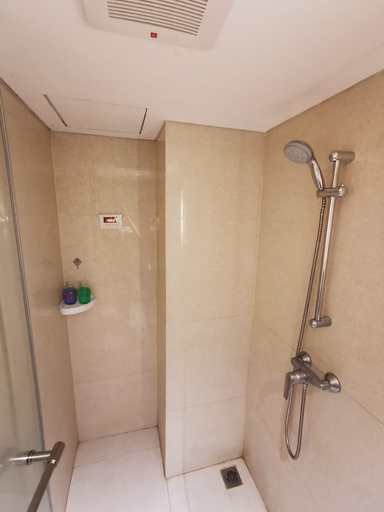 Bathroom 3, Warhol Residences Simpang Lima, Semarang