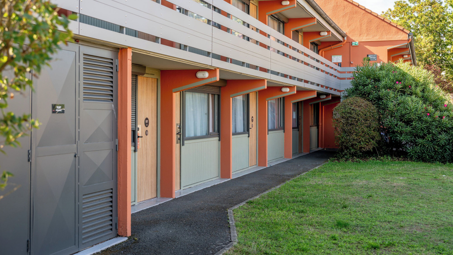 Exterior & Views 2, Campanile Les Ulis, Essonne