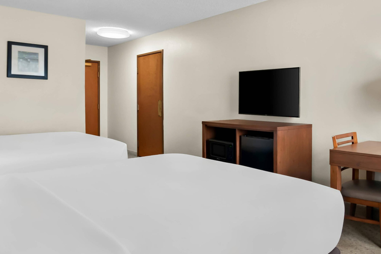 Bedroom 4, Comfort Inn & Suites Taylor - Detroit, Wayne
