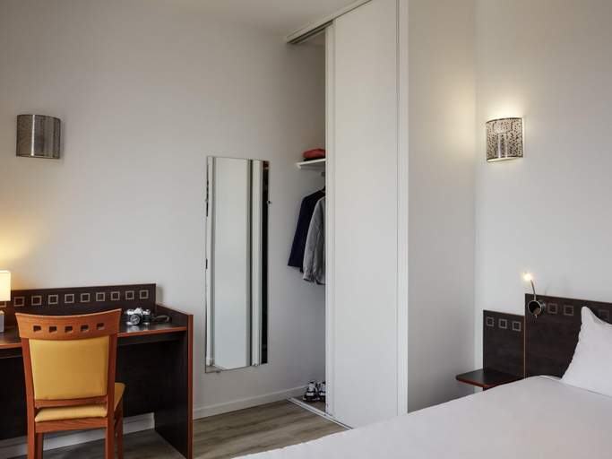 Bedroom 4, Aparthotel Adagio Access Paris Philippe Auguste, Paris