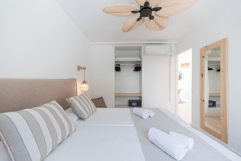 Bedroom 3, Aparthotel Beach Club, Baleares