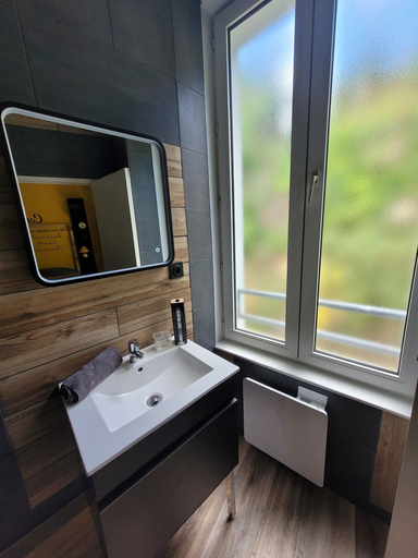 Bathroom 3, Appart Cosy Brest vue mer, Finistère
