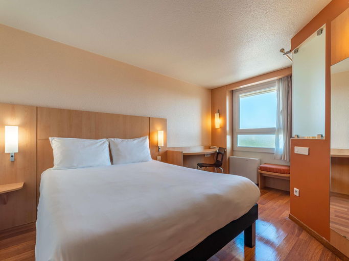 Bedroom 4, ibis Montpellier Centre Polygone, Hérault