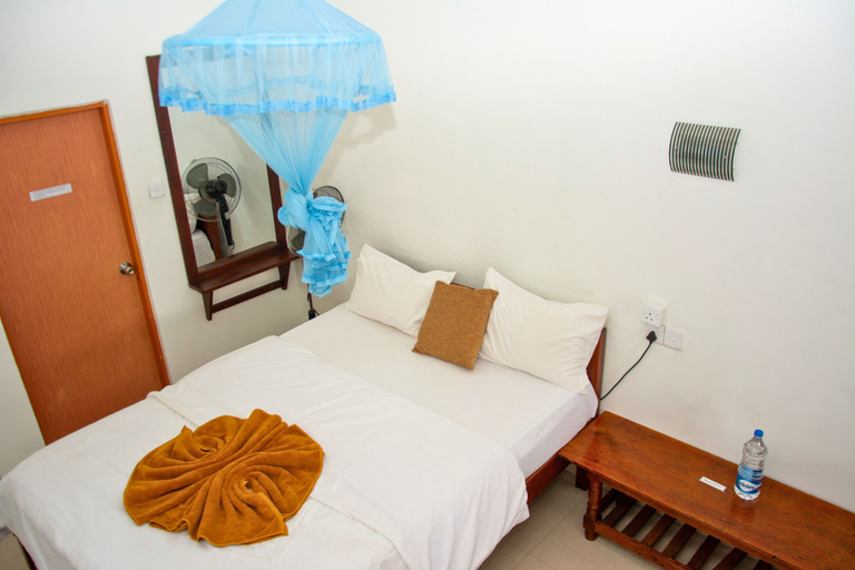 Bedroom 3, 9 Arch View Rest Inn, Ella