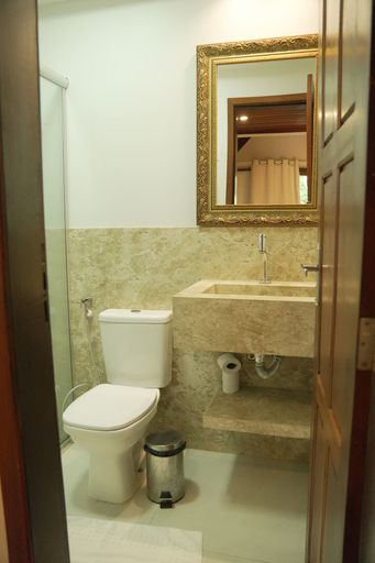 Bathroom 3, Hotel Chalé Lagoa dos Ingás, Martins