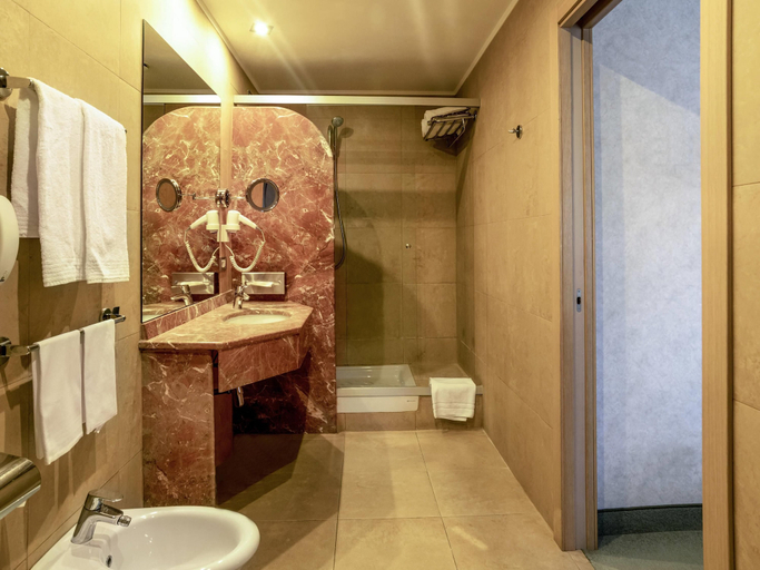Bathroom 3, Mercure Eur Roma West, Roma